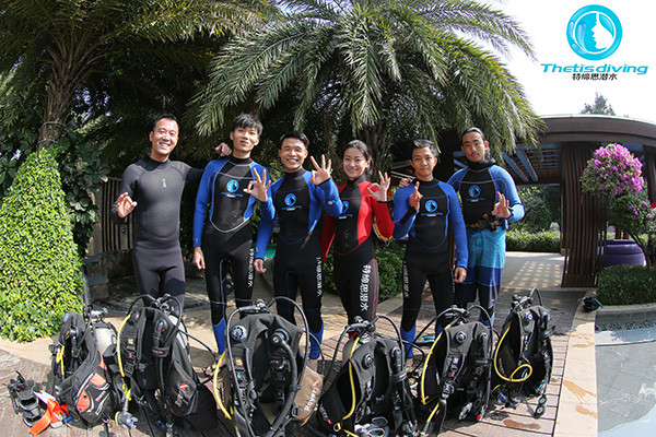 12/12正式上線！PADI 最新課程【休閑潛水員Resort Diver】 丨 一天拿證，潛遍全球